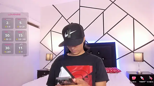 Liiam smith  online show from 03.19.25