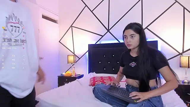 Liiam smith  online show from 03.21.25