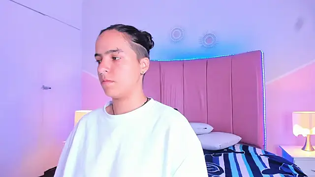 Liiam smith  online show from 09.11.25