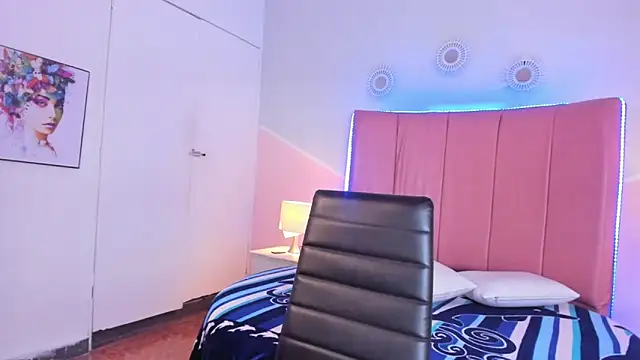 Liiam smith  online show from 10.13.25