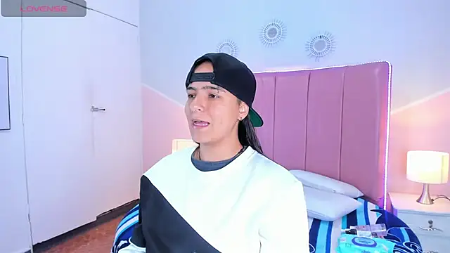 Liiam smith  online show from 10.25.25