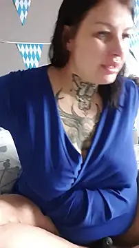 CannabisQueenn online show from 09.30.25