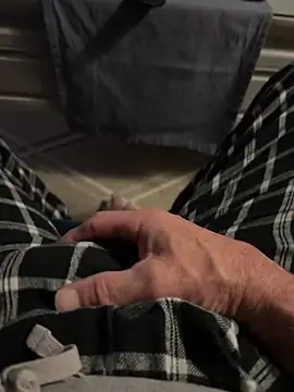 Snapshot of Avignon1963 chatting on 04.15.26 Avignon1963 online show from 04.15.26