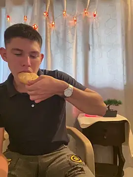 JamesCr  online show from 02.11.25