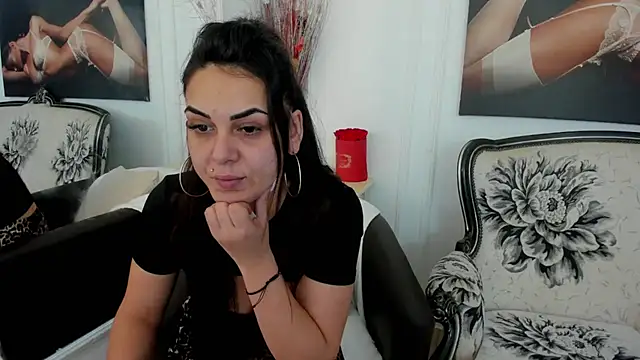 Snapshot of NicoleKatee chatting on 10.16.25 NicoleKatee online show from 10.16.25
