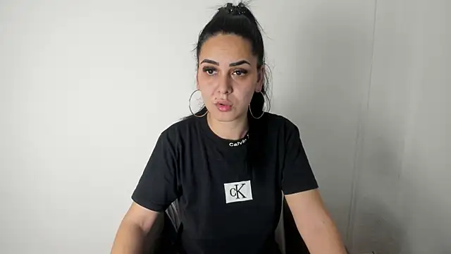 Snapshot of NicoleKatee chatting on 11.04.25 NicoleKatee online show from 11.04.25