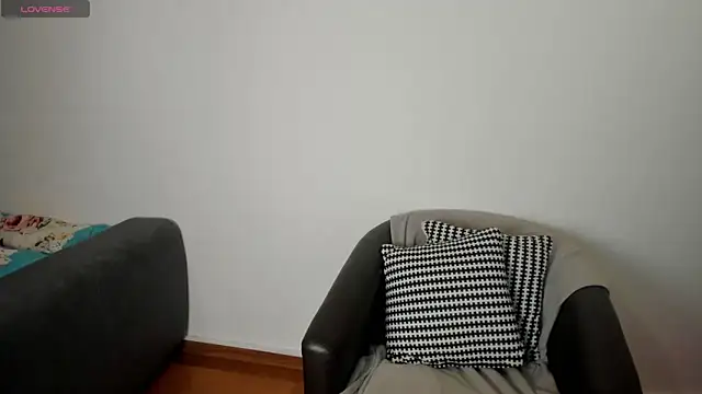 Snapshot of NicoleKatee chatting on 11.26.25 NicoleKatee online show from 11.26.25