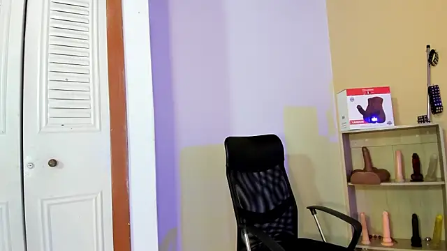 Snapshot of Violetta_0 chatting on 09.13.25 Violetta 0 online show from 09.13.25