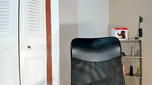 Snapshot of Violetta_0 chatting on 09.30.25 Violetta 0 online show from 09.30.25