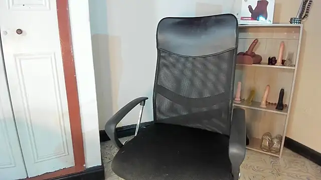 Snapshot of Violetta_0 chatting on 11.10.25 Violetta 0 online show from 11.10.25