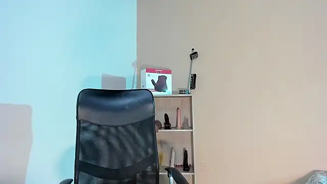 Snapshot of Violetta_0 chatting on 11.11.25 Violetta 0 online show from 11.11.25