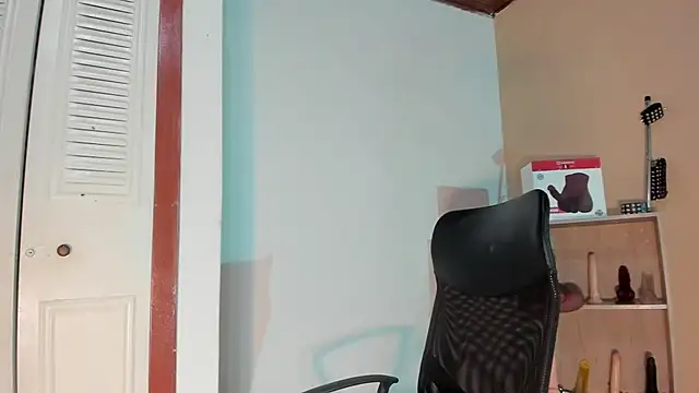 Snapshot of Violetta_0 chatting on 11.12.25 Violetta 0 online show from 11.12.25