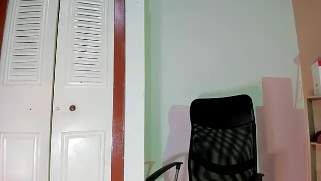 Snapshot of Violetta_0 chatting on 11.26.25 Violetta 0 online show from 11.26.25