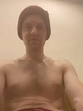 LynnAhNight online show from 02.25.25