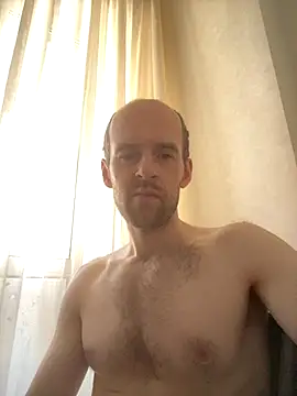 LynnAhNight online show from 09.14.25