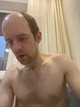 LynnAhNight online show from 04.03.26