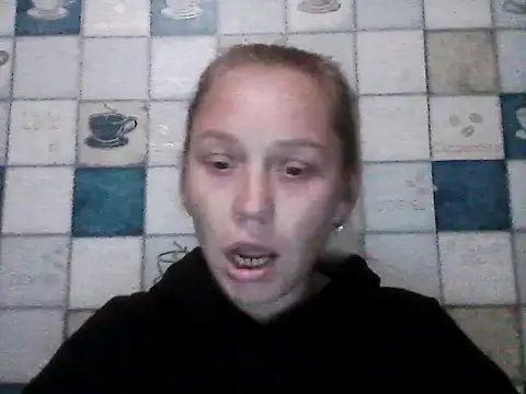 Snapshot of Anna_wey chatting on 10.04.25 Anna wey online show from 10.04.25