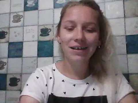 Snapshot of Anna_wey chatting on 10.05.25 Anna wey online show from 10.05.25