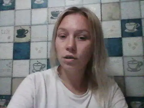 Snapshot of Anna_wey chatting on 10.12.25 Anna wey online show from 10.12.25