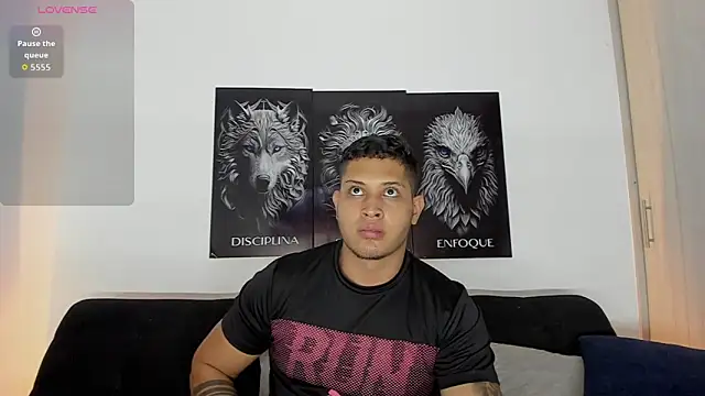 Snapshot of JohanSmith chatting on 10.02.25 JohanSmith online show from 10.02.25