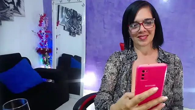 sarasmith3 online show from 10.19.25