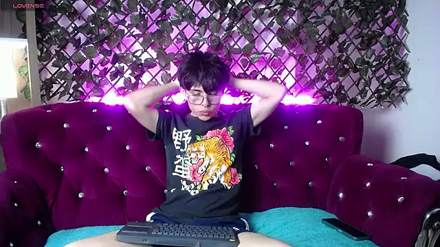 PepperTwink online show from 02.14.25