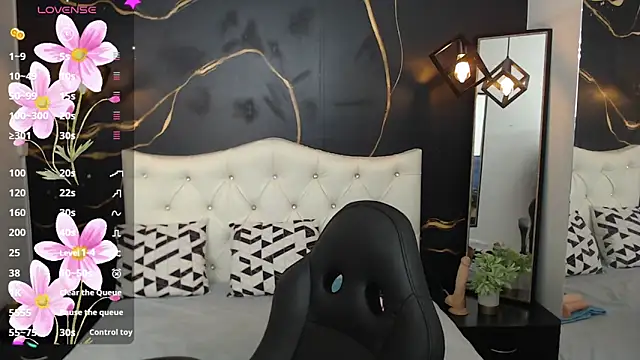 Aaliyah11 online show from 03.22.25