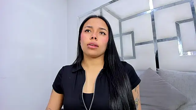 ZoeWan69 online show from 11.22.25