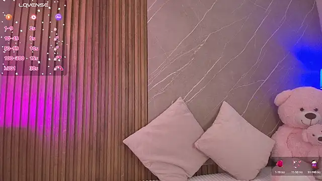 Snapshot of ariana_jhonson1 chatting on 03.23.26 ariana jhonson1 online show from 03.23.26