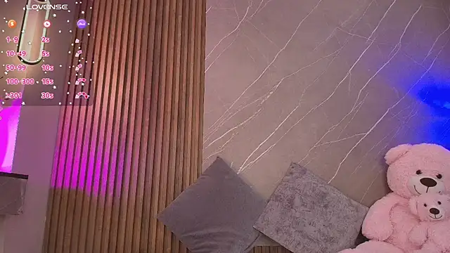 Snapshot of ariana_jhonson1 chatting on 03.25.26 ariana jhonson1 online show from 03.25.26