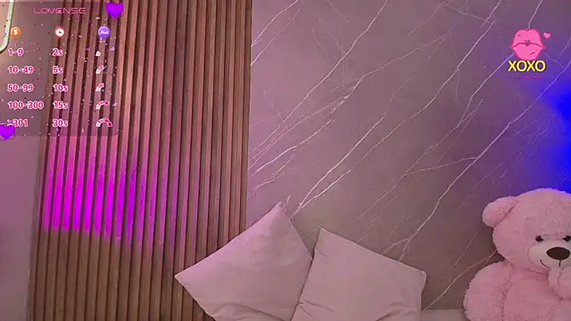 Snapshot of ariana_jhonson1 chatting on 04.16.26 ariana jhonson1 online show from 04.16.26