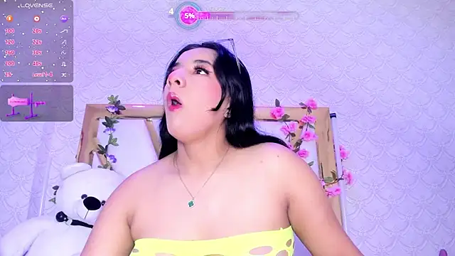 Snapshot of BeccaMathew chatting on 02.03.26 BeccaMathew online show from 02.03.26