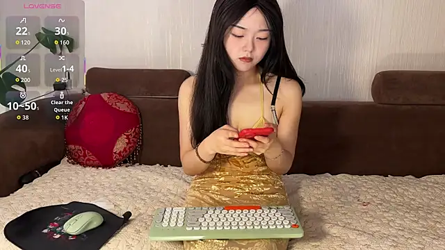 nanaliu6 online show from 10.14.25