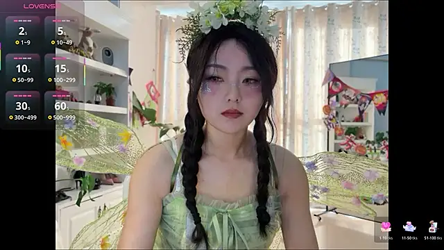 nanaliu6 online show from 10.26.25