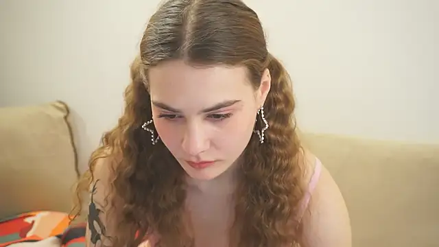 Snapshot of Samanthajns chatting on 02.13.25 Samanthajns online show from 02.13.25