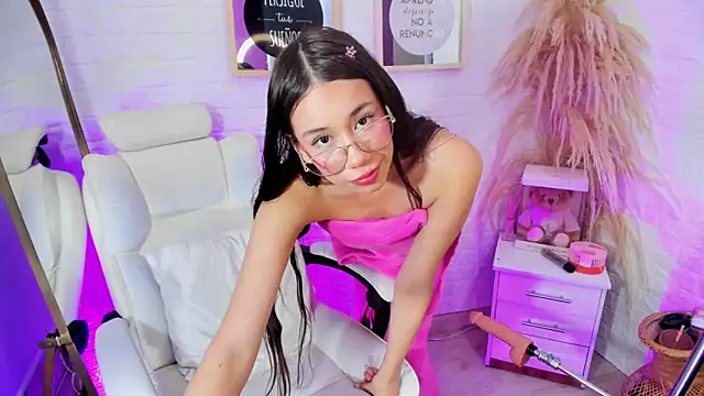 Snapshot of BarbieGirl___ chatting on 02.18.25 BarbieGirl online show from 02.18.25