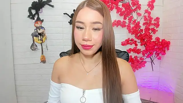 Snapshot of BarbieGirl___ chatting on 10.30.25 BarbieGirl online show from 10.30.25