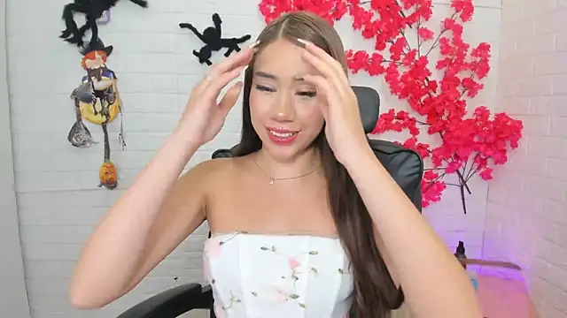 Snapshot of BarbieGirl___ chatting on 10.31.25 BarbieGirl online show from 10.31.25