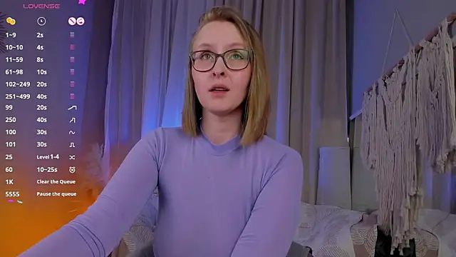 Agatha Mott online show from 03.15.25