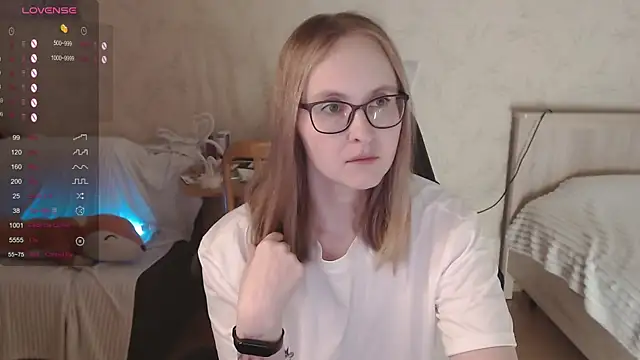 Agatha Mott online show from 09.15.25