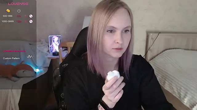 Agatha Mott online show from 10.11.25