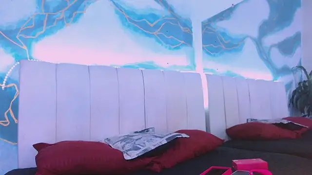 triana crimson online show from 09.23.25