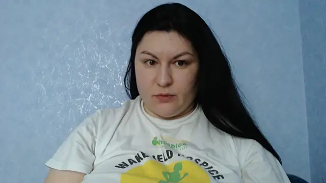 KiraSwee online show from 12.17.25