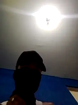 Snapshot of 1Dseralmora2 chatting on 10.22.25 1Dseralmora2 online show from 10.22.25