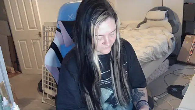 AureliaXOX online show from 03.07.25