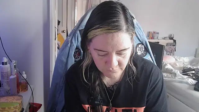 AureliaXOX online show from 09.19.25