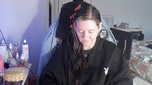 AureliaXOX online show from 10.03.25