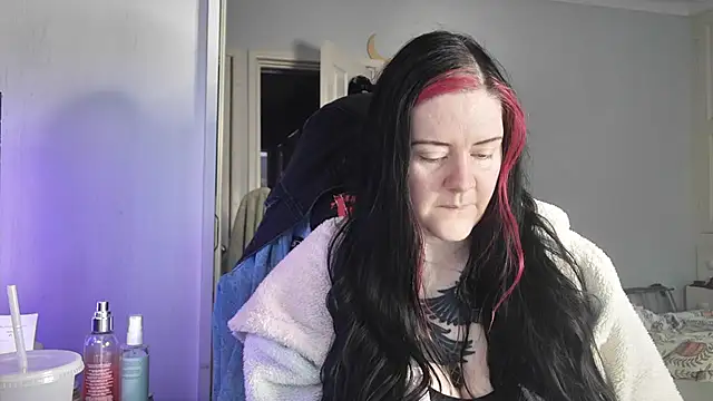 AureliaXOX online show from 11.19.25