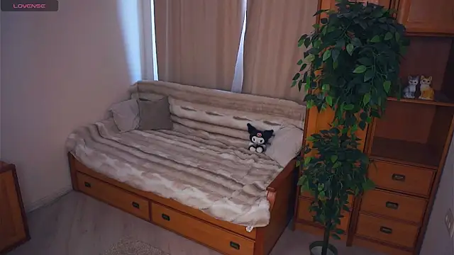 EleneBrach online show from 09.17.25