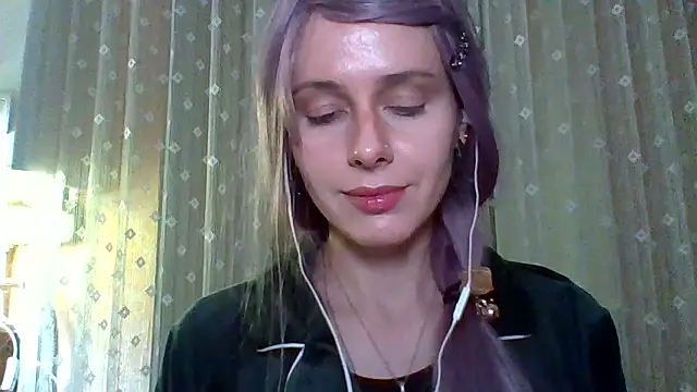 Snapshot of LuminousLady chatting on 02.12.25 LuminousLady online show from 02.12.25